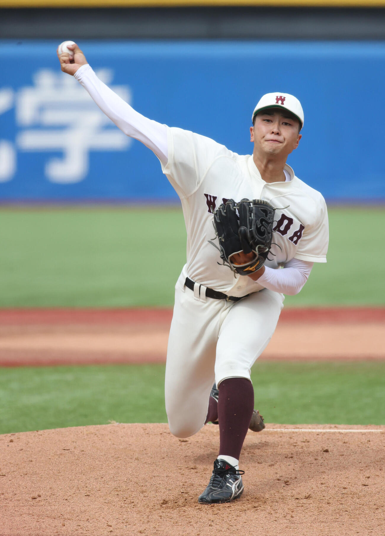 早大対法大　先発した早大・高橋煌稀（撮影・柴田隆二）