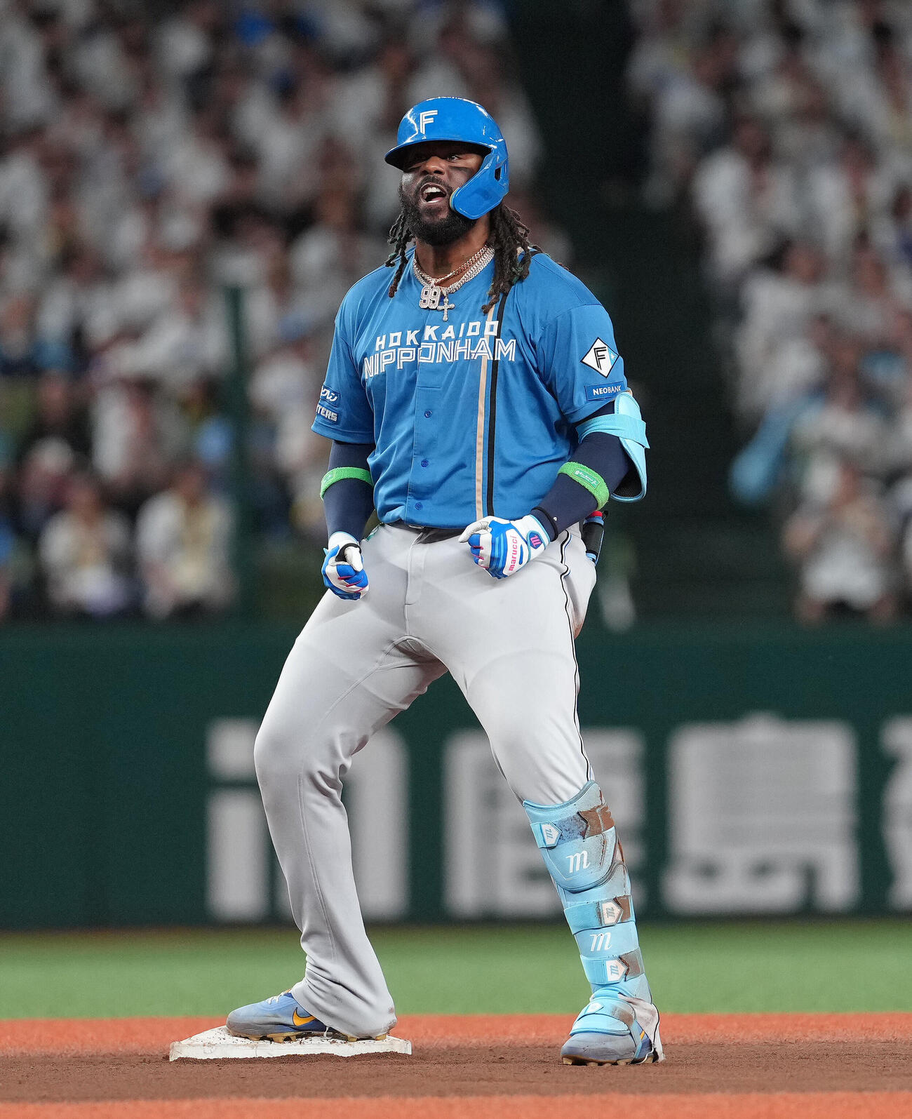 西武対日本ハム　9回表日本ハム2死、フランミル・レイエスは二塁打を放つ（撮影・足立雅史）