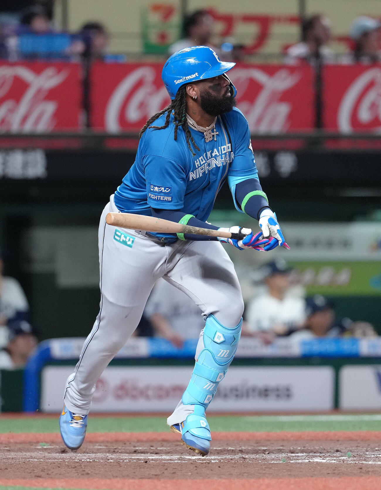 西武対日本ハム　9回表日本ハム2死、フランミル・レイエスは二塁打を放つ（撮影・足立雅史）
