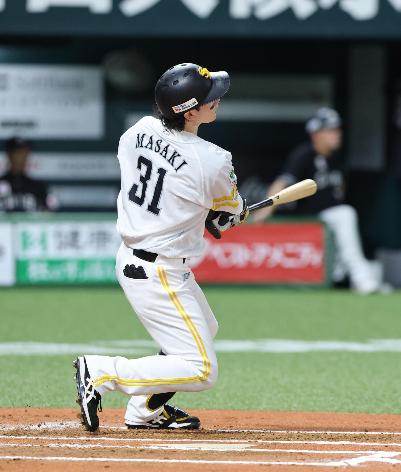 ソフトバンク対ロッテ　6回裏ソフトバンク2死、正木智也は左中間に本塁打を放つ（撮影・梅根麻紀）