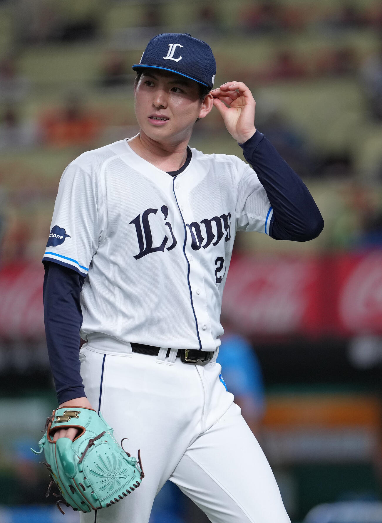 西武対日本ハム　2回までに3点を失いベンチに戻る西武武内夏暉（撮影・足立雅史）