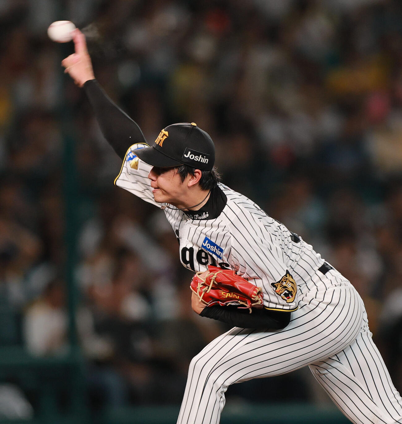 阪神対中日　3回表、力投する阪神才木浩人（撮影・上山淳一）
