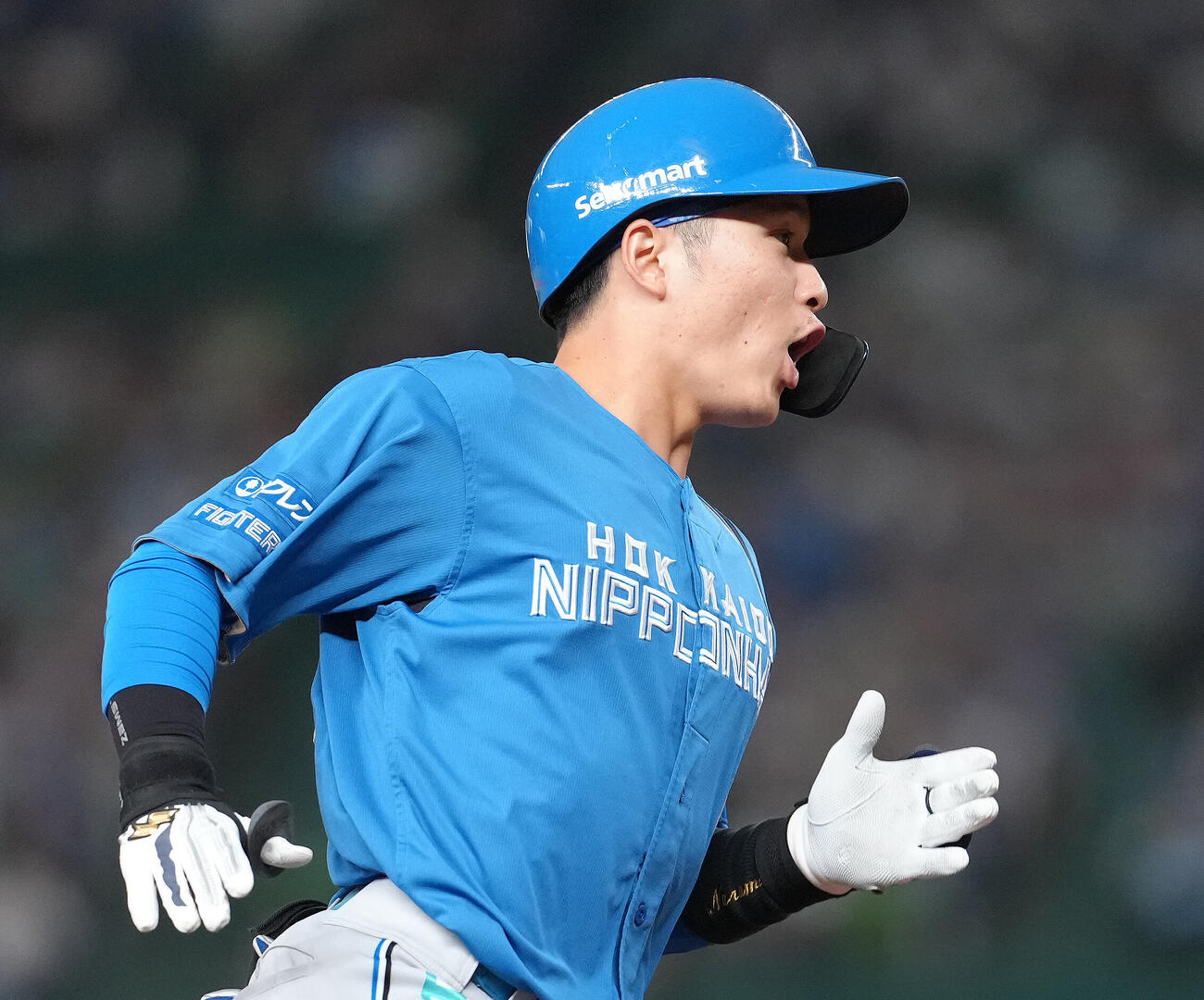 西武対日本ハム　1回表日本ハム1死、奈良間大己は先制本塁打を放つ（撮影・足立雅史）