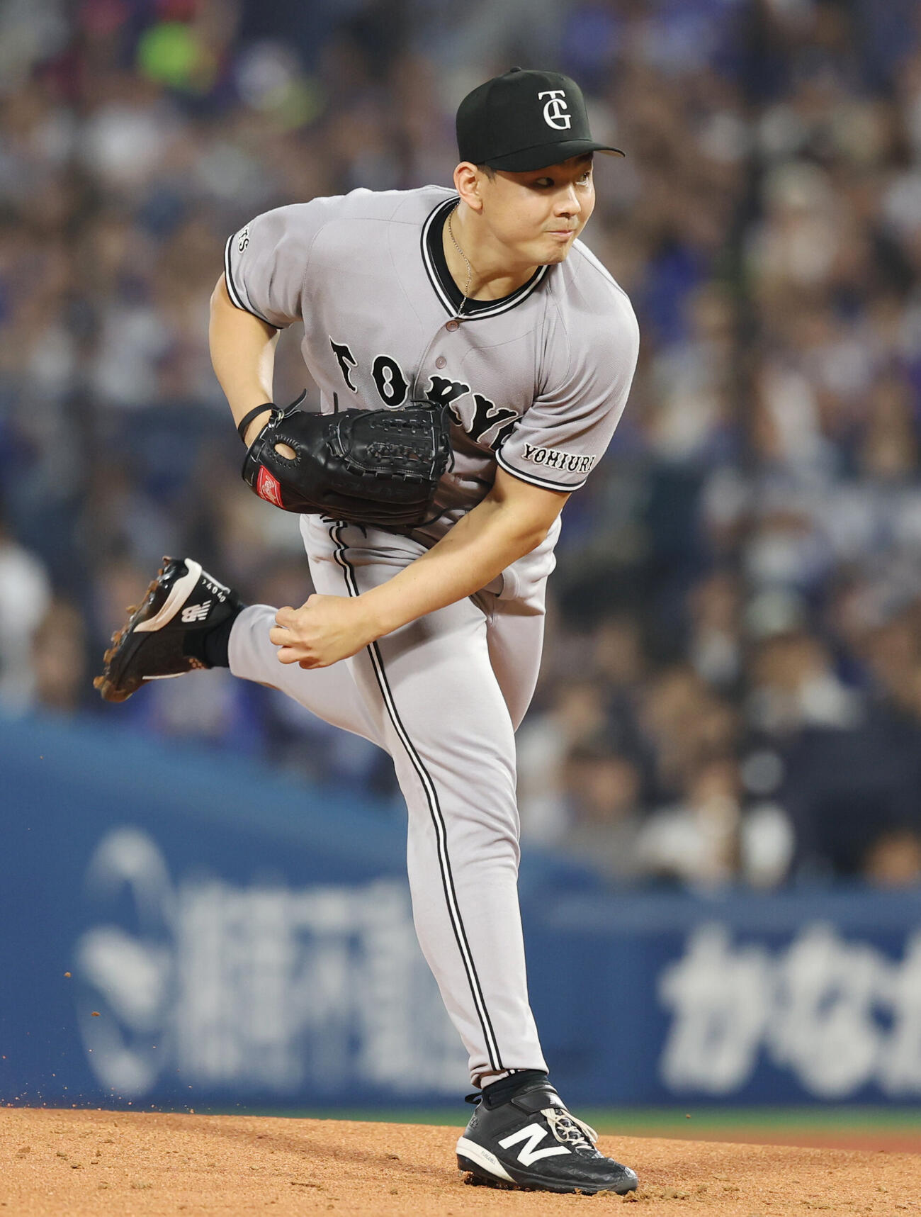 DeNA対巨人　先発し力投する巨人小笠原慎之介（撮影・増田悦実）
