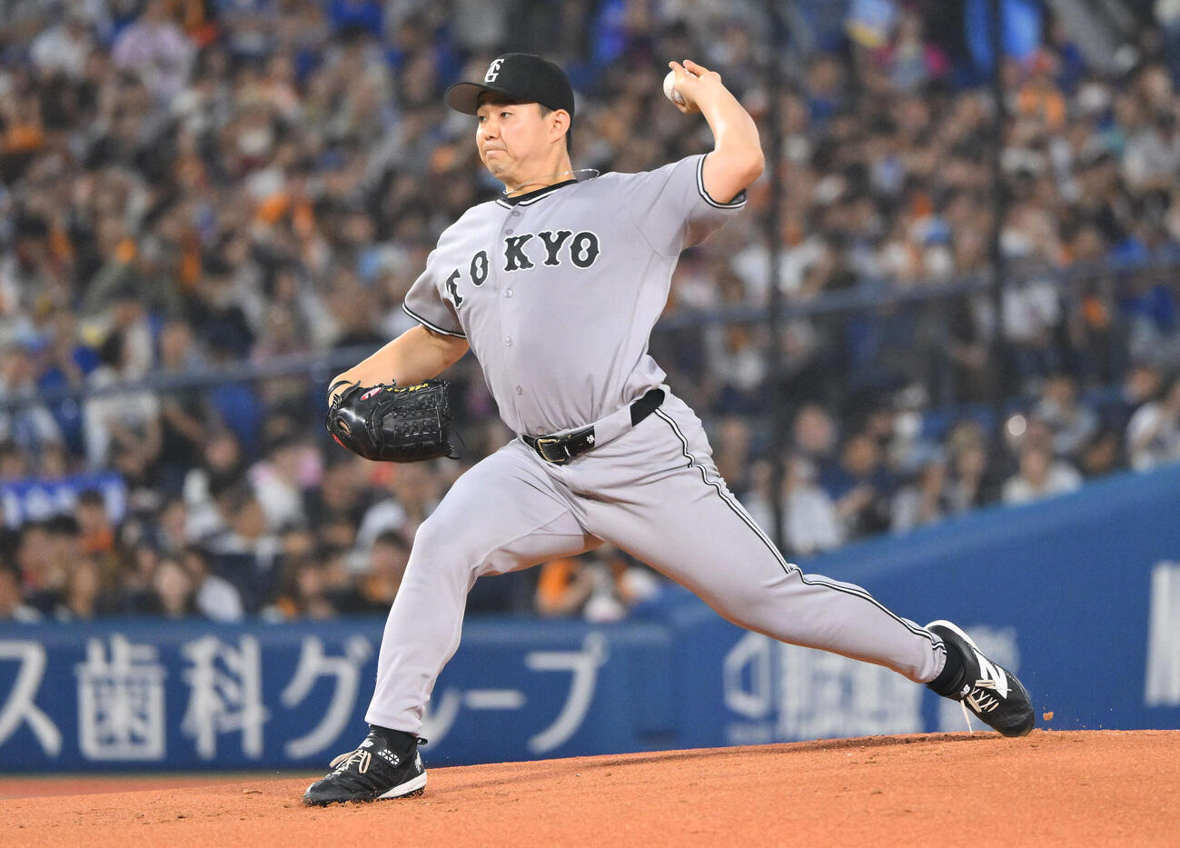 DeNA対巨人　巨人先発の小笠原慎之介（撮影・滝沢徹郎）