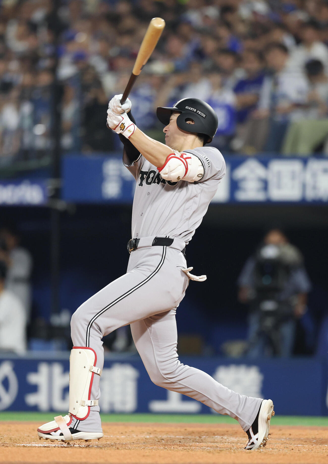DeNA対巨人　5回表巨人死一塁、安打を放つ松本剛（撮影・増田悦実）