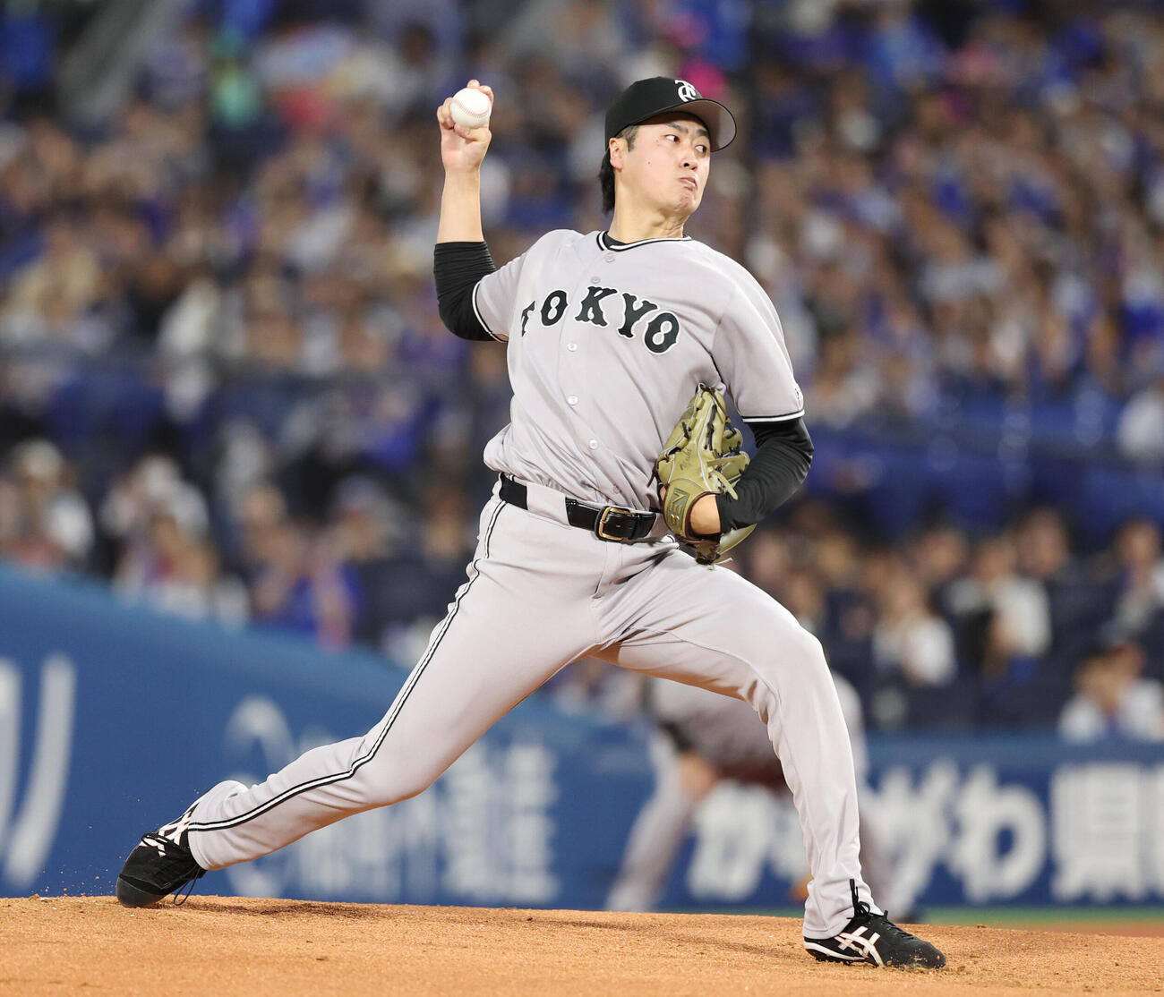 DeNA対巨人　先発し力投する巨人西舘勇陽（撮影・増田悦実）