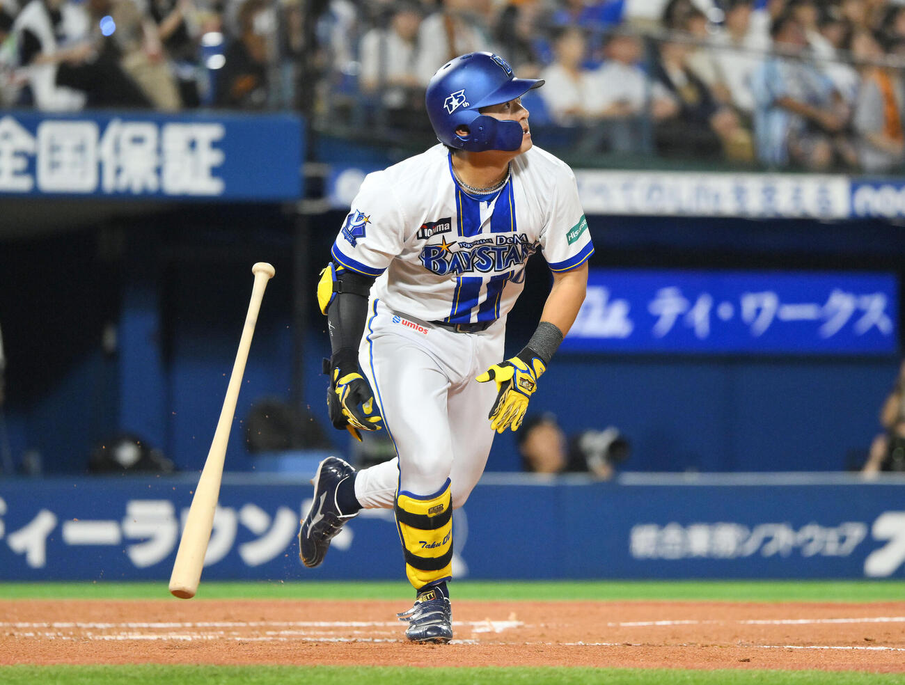 DeNA対巨人　2回裏DeNA1死、林琢真はソロ本塁打を放つ（撮影・滝沢徹郎）
