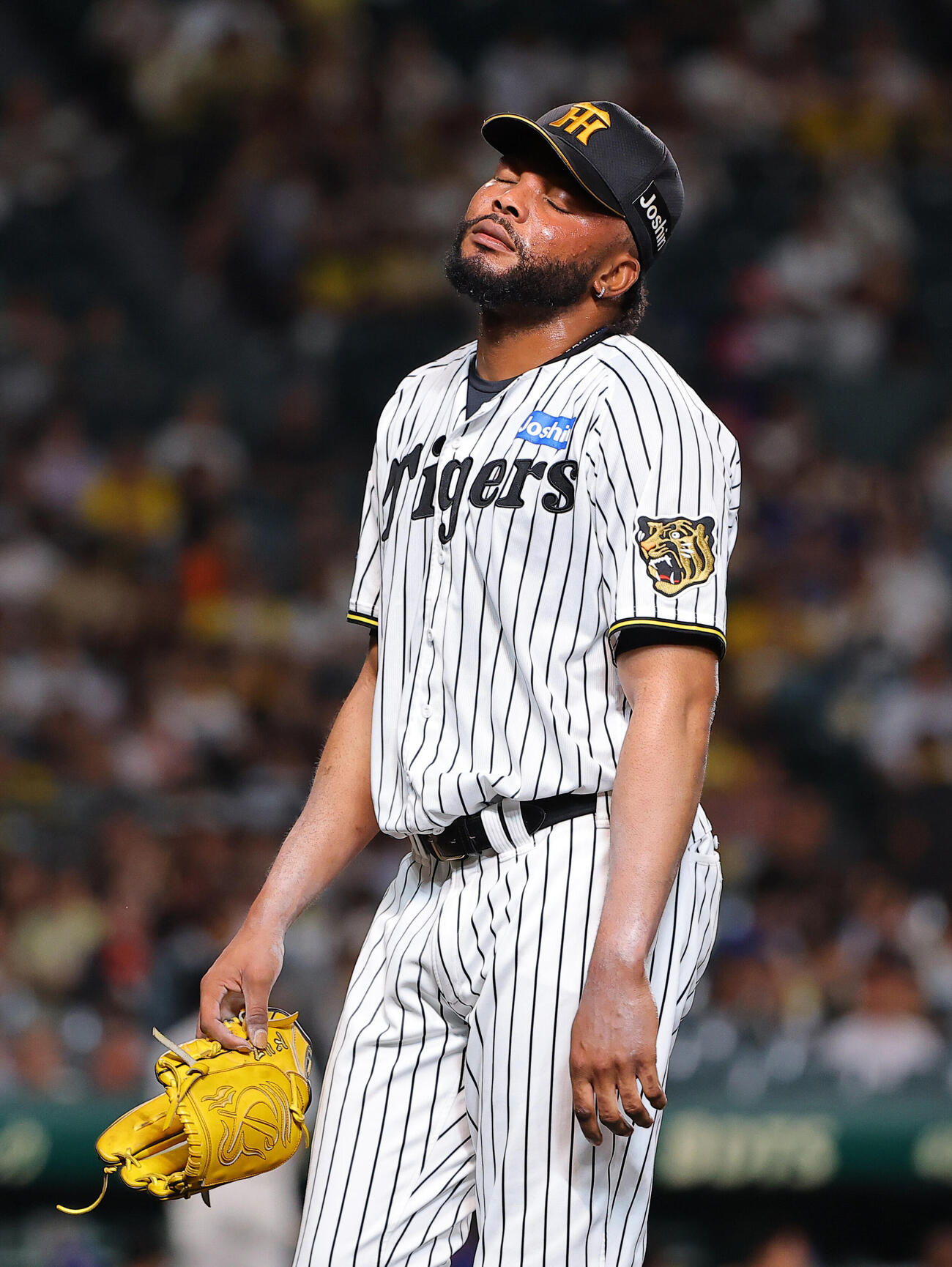 阪神対中日　9回表中日2死二、三塁、ラファエル・ドリスはカイル・マラーに2点適時二塁打を浴びる（撮影・上田博志）