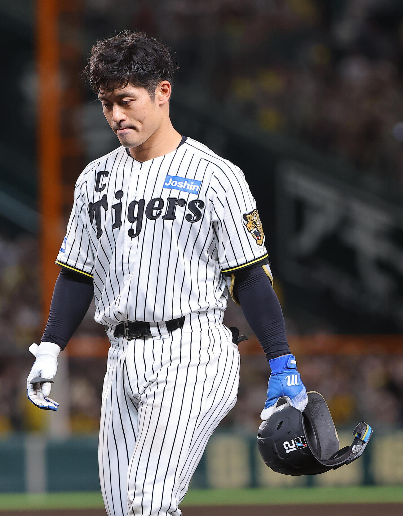 阪神対中日　7回裏阪神2死二、三塁、坂本誠志郎は左飛に倒れる（撮影・上田博志）