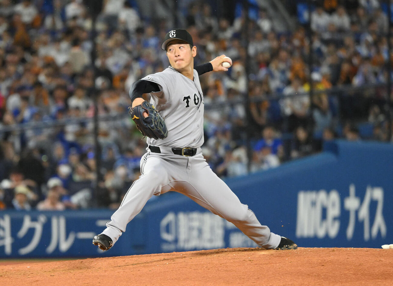 DeNA対巨人　巨人3番手の中川皓太（撮影・滝沢徹郎）