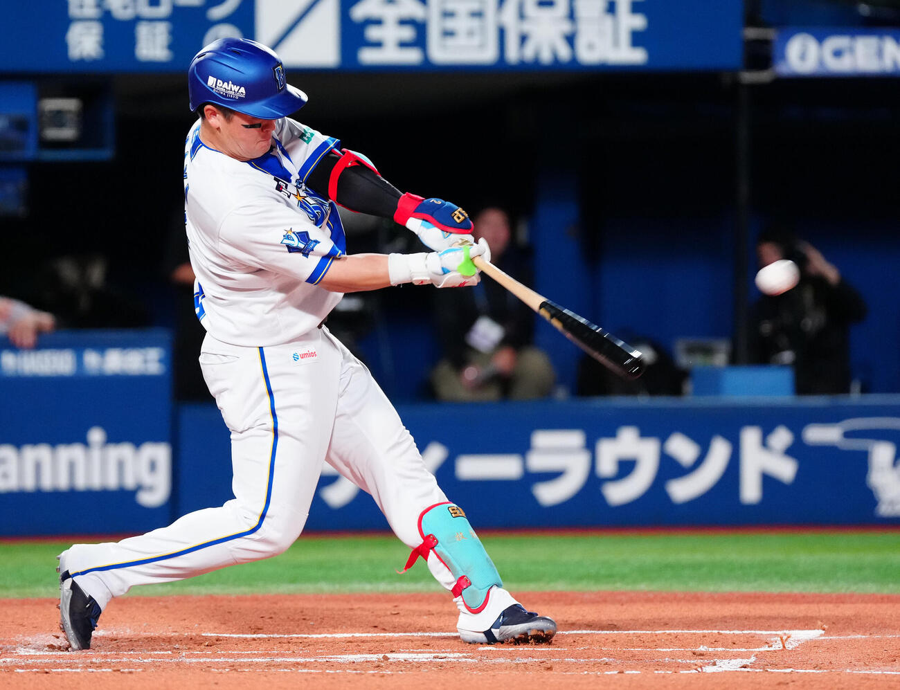 DeNA対巨人　1回裏DeNA1死、ソロ本塁打を放つ牧秀悟（撮影・鈴木みどり）