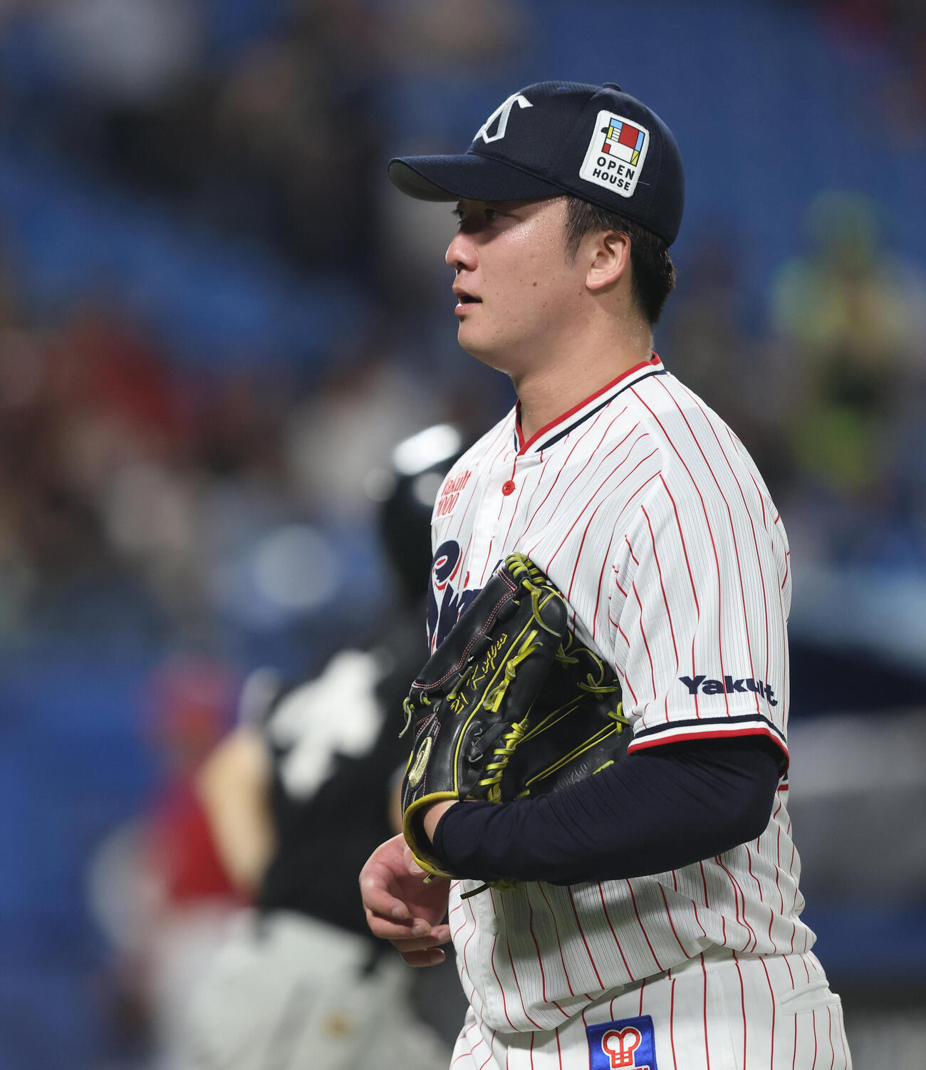ヤクルト対広島　2回表を終えベンチに戻る吉村貢司郎（撮影・河田真司）