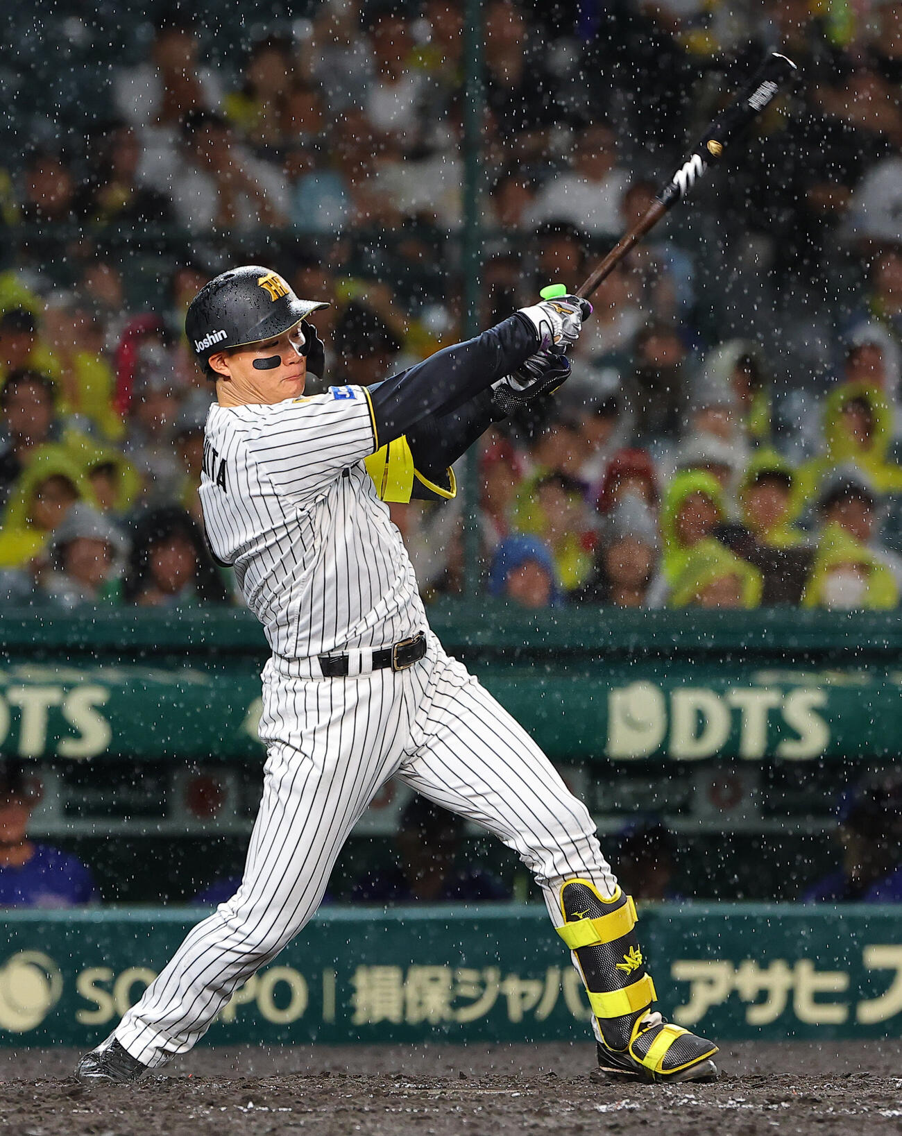 阪神対中日　5回裏阪神1死二塁、森下翔太は同点適時打を放つ（撮影・上田博志）
