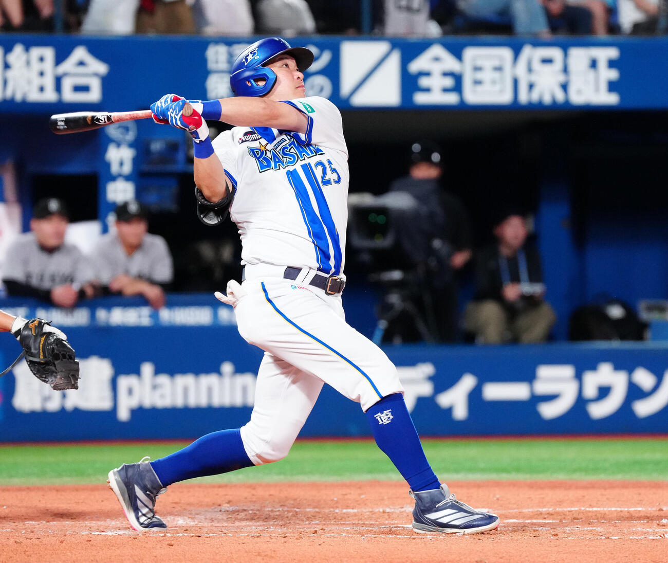 DeNA対巨人　2回裏DeNA無死、日本通算250本塁打となる本塁打を放つ筒香嘉智（撮影・鈴木みどり）