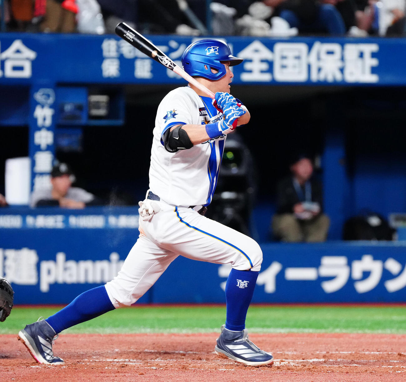 DeNA対巨人　7回裏DeNA2死三塁、適時打を放つ筒香嘉智（撮影・鈴木みどり）