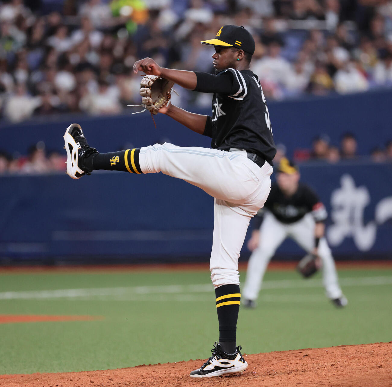 オリックス対ソフトバンク　6回を2失点に抑えたソフトバンクのリバン・モイネロ（撮影・宮崎幸一）