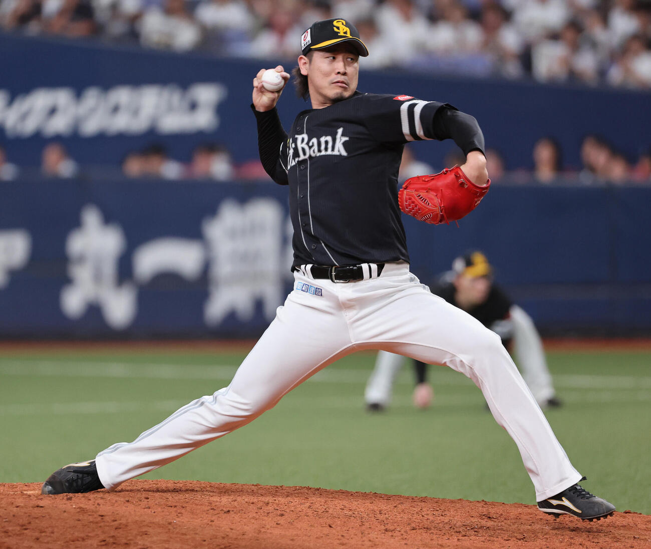 オリックス対ソフトバンク　9回に登板するソフトバンク4番手杉山一樹（撮影・西尾就之）