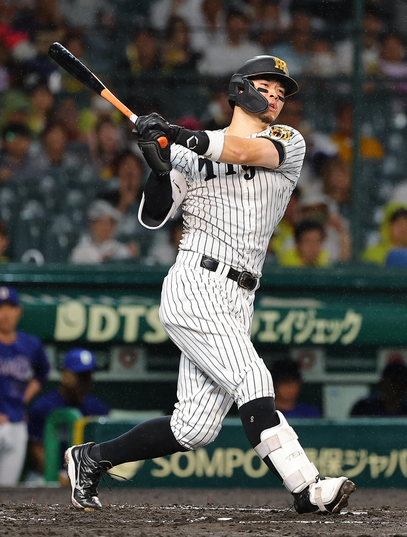 阪神対中日　1回裏阪神2死一塁、佐藤輝明は三振に倒れる（撮影・上田博志）