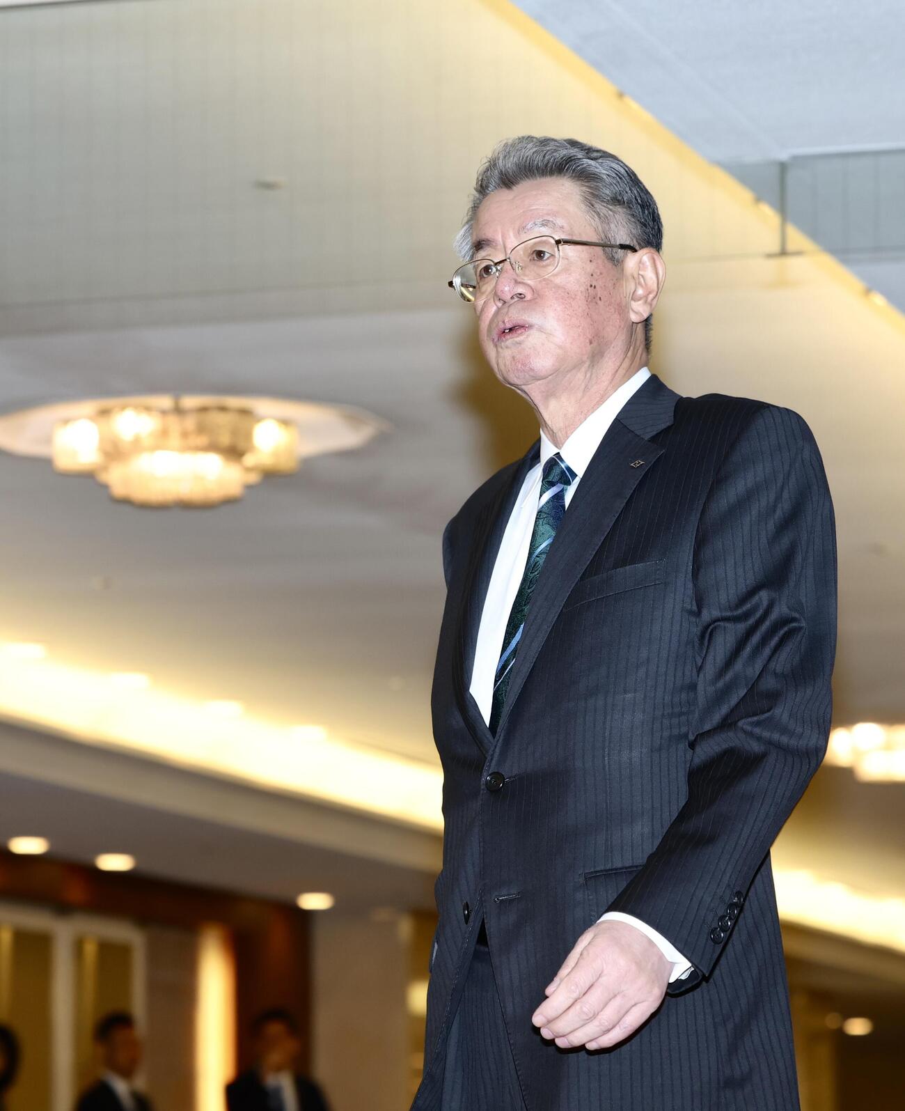 臨時社員総会・第2回オーナー会議に出席する阪神秦雅夫オーナー（撮影・河田真司）