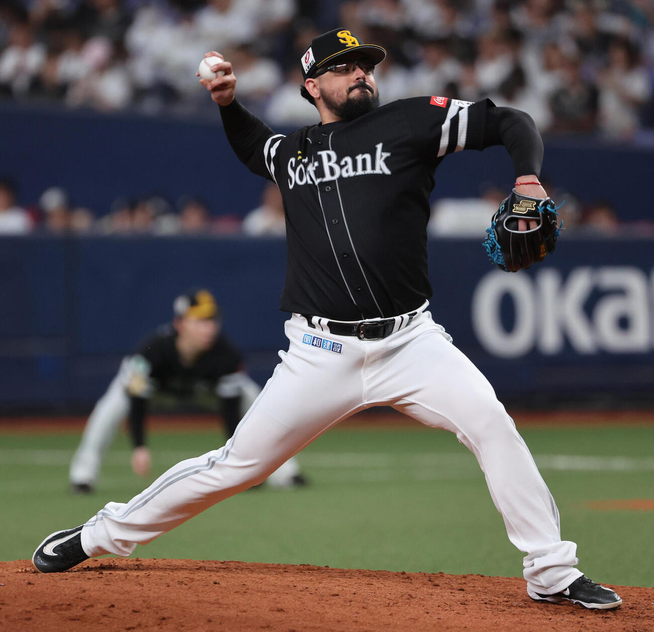 オリックス対ソフトバンク　7回から登板のソフトバンク2番手ロベルト・オスナ（撮影・西尾就之）
