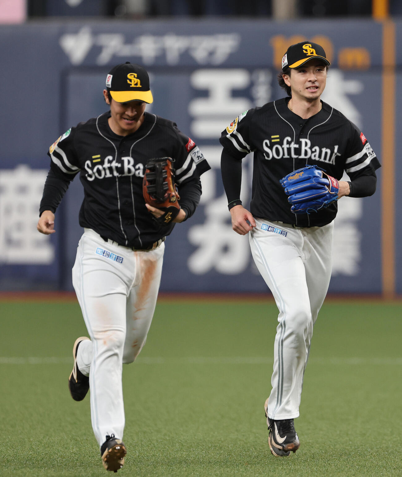 オリックス対ソフトバンク　4回のピンチを乗り切ったソフトバンク先発の上沢直之は走ってベンチに戻る（撮影・西尾就之）