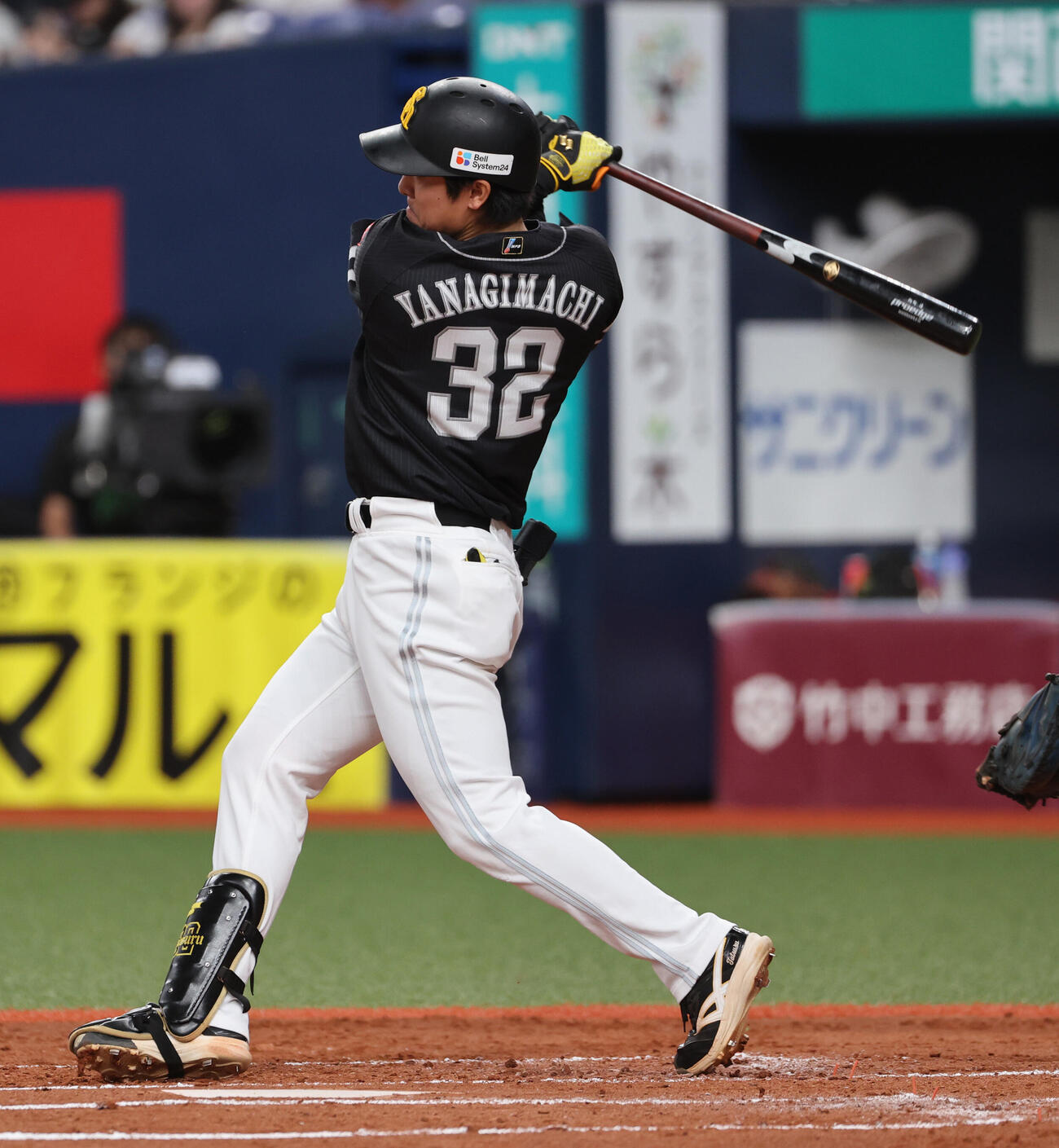 オリックス対ソフトバンク　4回表ソフトバンク無死、柳町達は中前打を放つ（撮影・西尾就之）