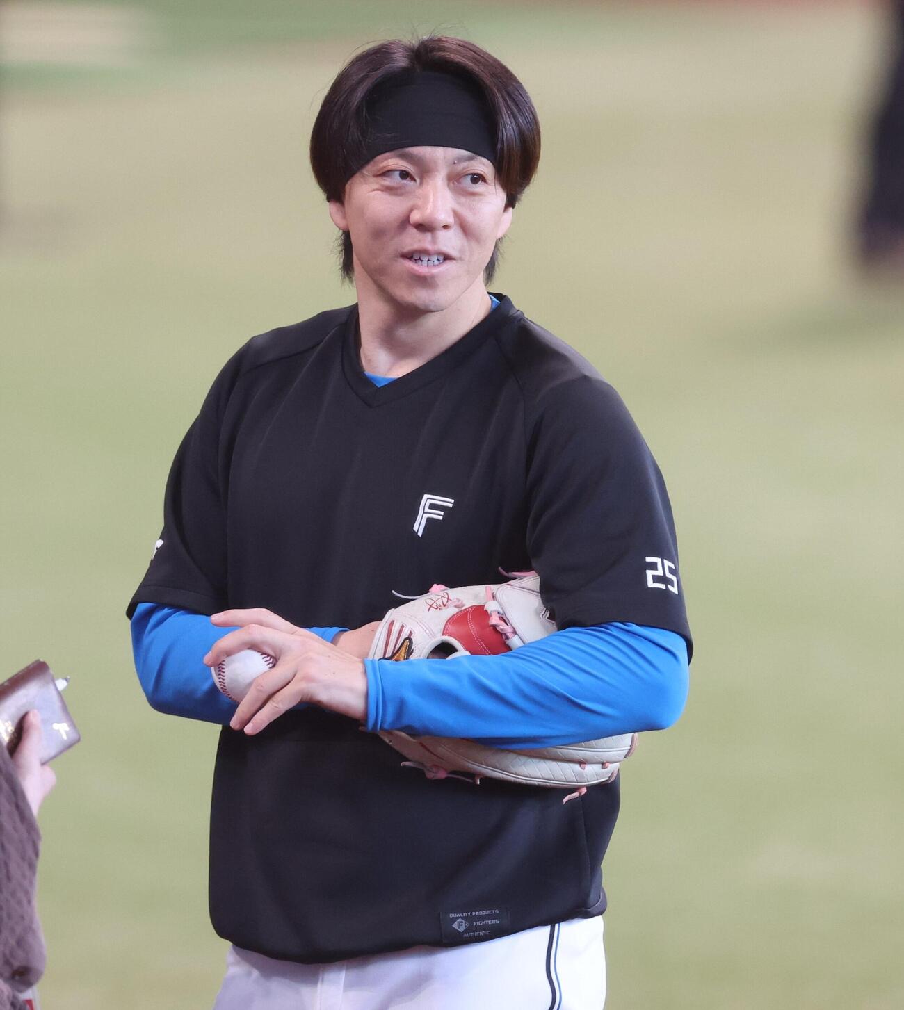 日本ハム対西武　練習を終え引き揚げる宮西尚生（撮影・黒川智章）