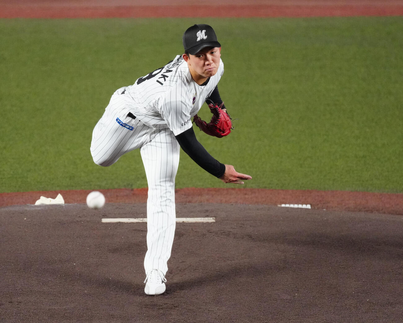 ロッテ対楽天　先発し力投するロッテ石垣元気（撮影・鈴木みどり）