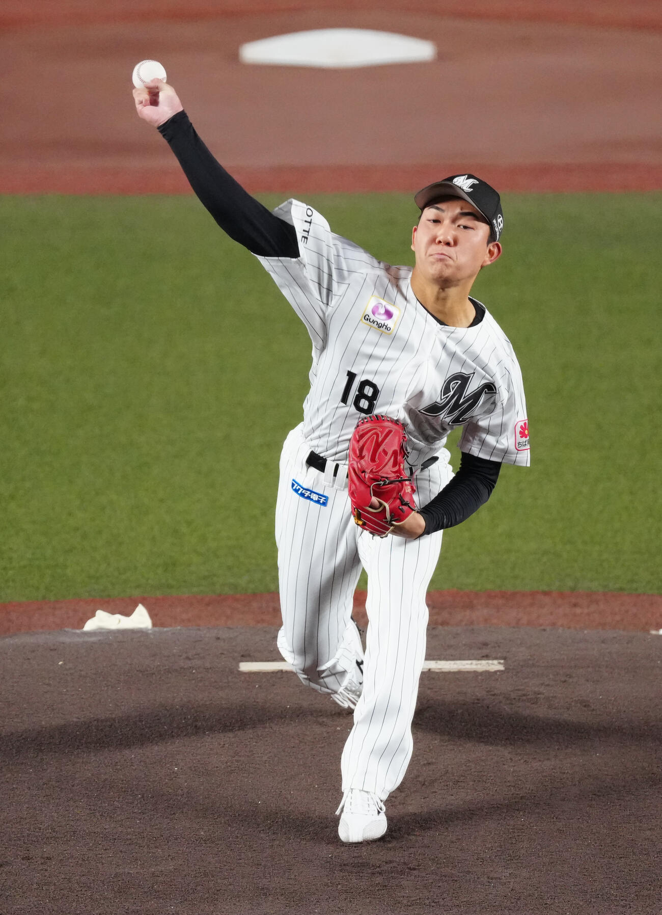 ロッテ対楽天　先発し力投するロッテ石垣元気（撮影・鈴木みどり）