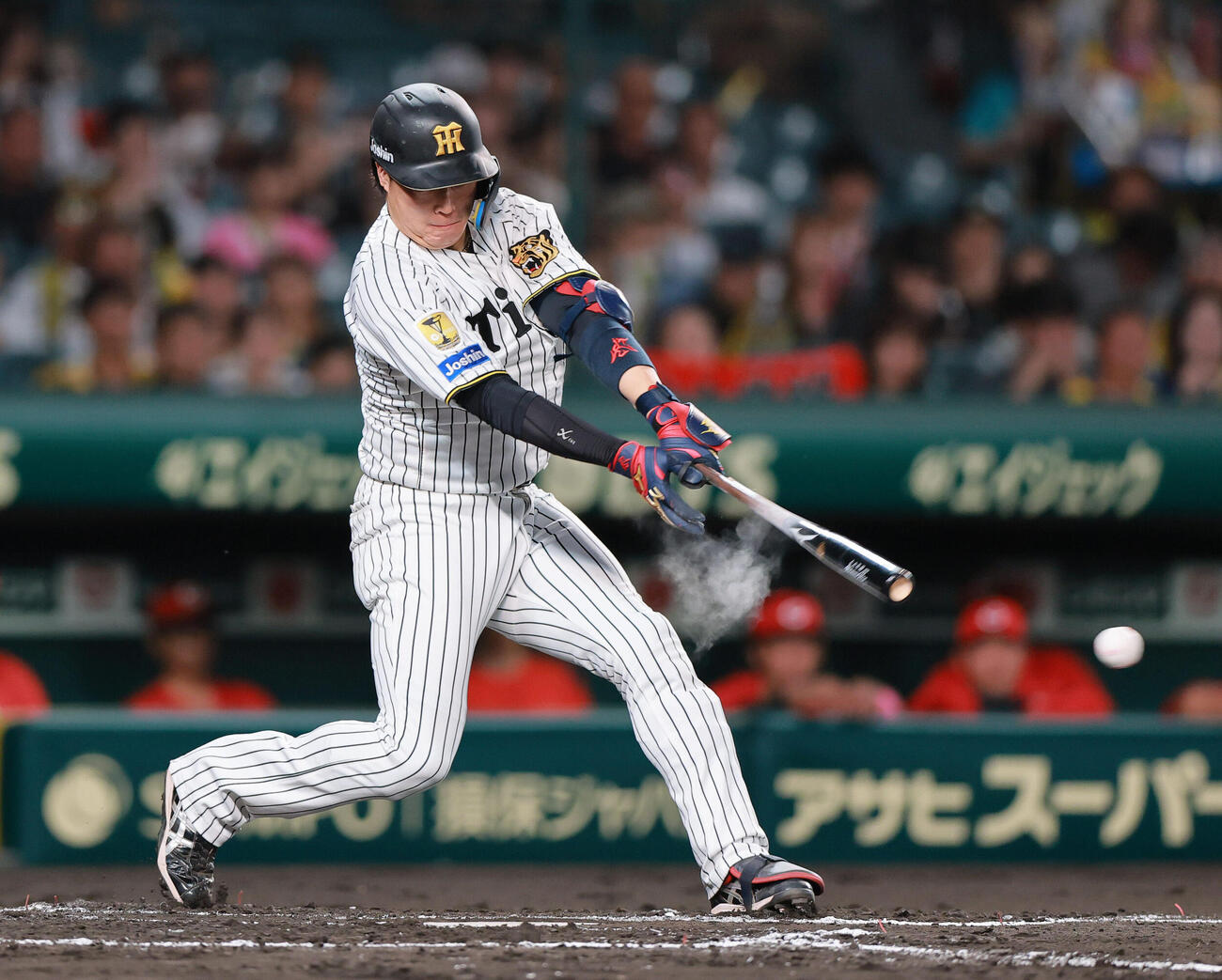 阪神対広島　1回裏阪神1死二、三塁、大山悠輔は2点適時二塁打を放つ（撮影・上山淳一）