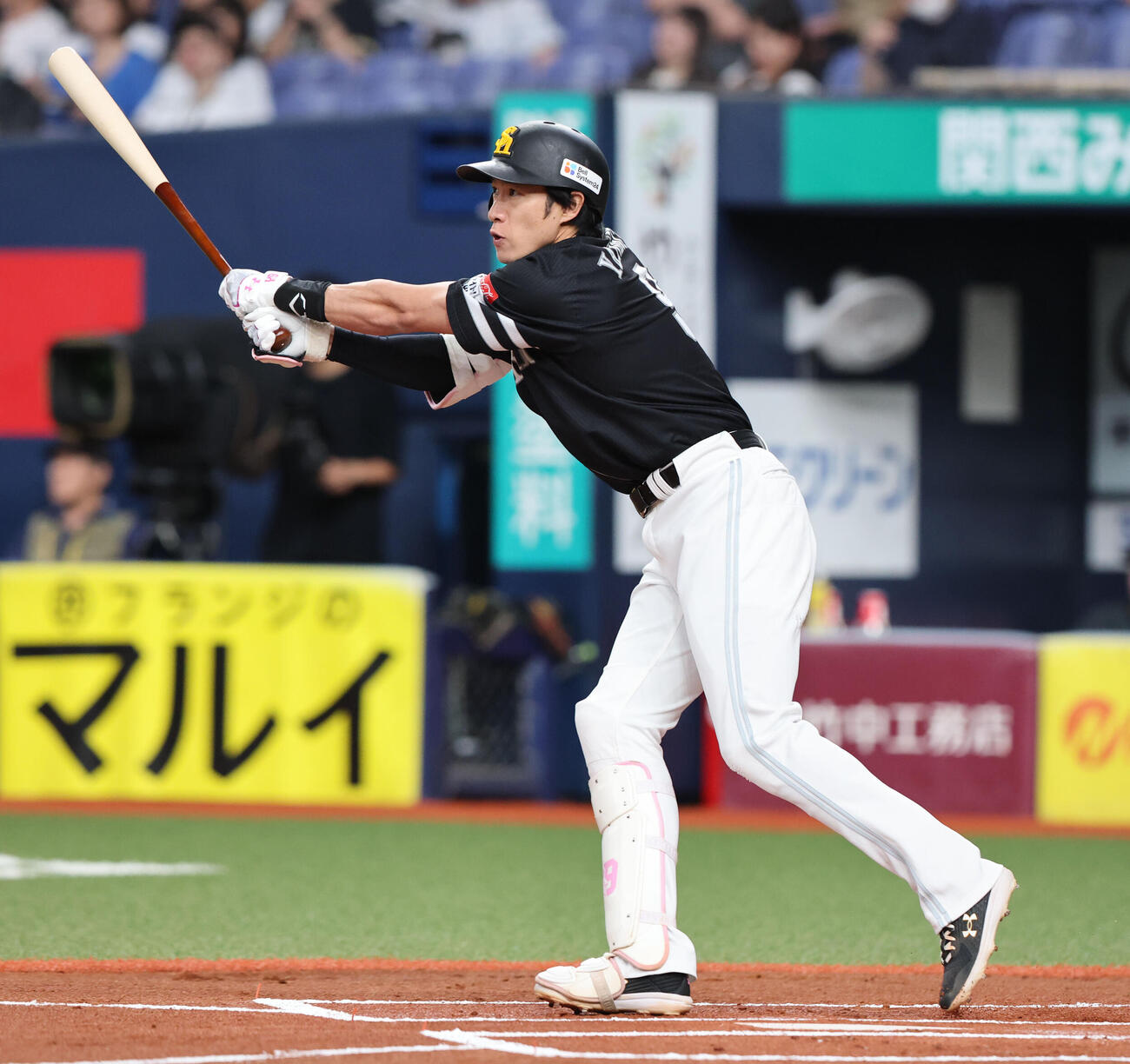 ソフトバンク対オリックス　1回表ソフトバンク2死、柳田悠岐は左越え二塁打を放つ（撮影・梅根麻紀）
