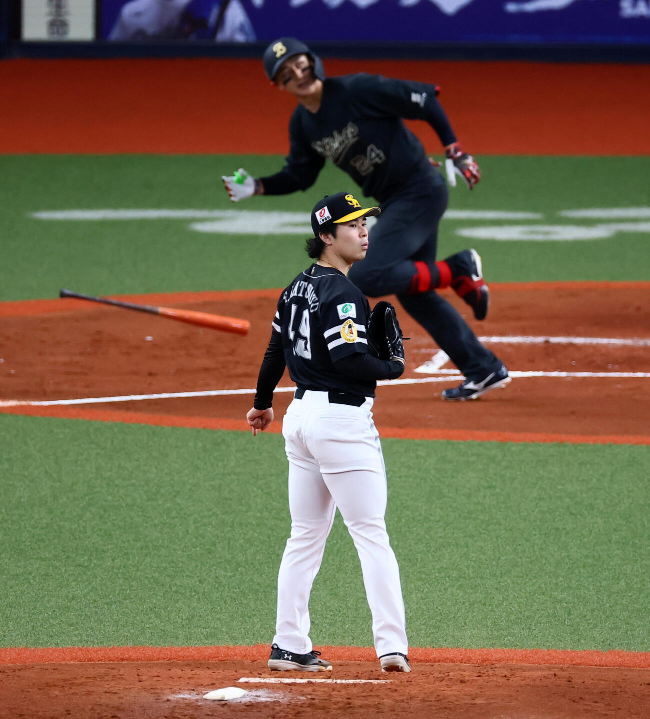 オリックス対ソフトバンク　2回裏オリックス無死、松本晴は紅林弘太郎に左越えソロ本塁打を浴びる(撮影・加藤哉）