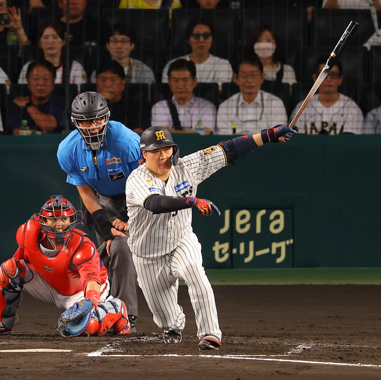 阪神対広島　1回裏阪神1死二、三塁、大山悠輔は2点適時二塁打を放つ（撮影・上田博志）