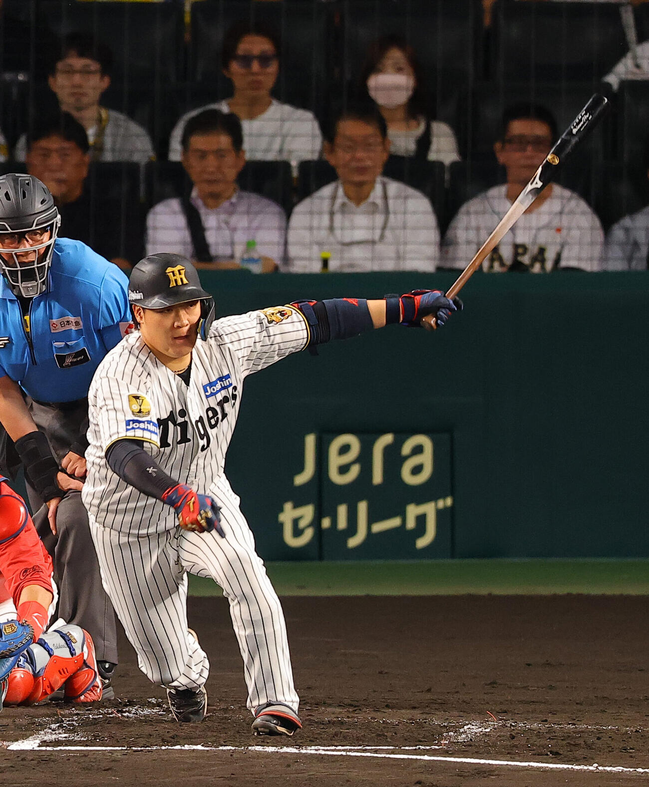 阪神対広島　1回裏阪神1死二、三塁、大山悠輔は2点適時二塁打を放つ（撮影・上田博志）