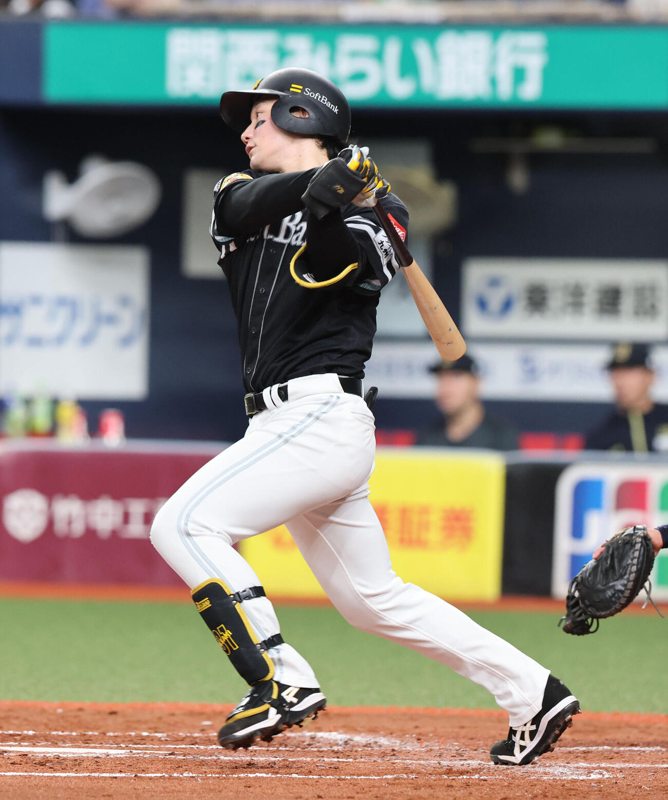ソフトバンク対オリックス　3回表ソフトバンク無死、正木智也は右越え二塁打を放つ（撮影・梅根麻紀）