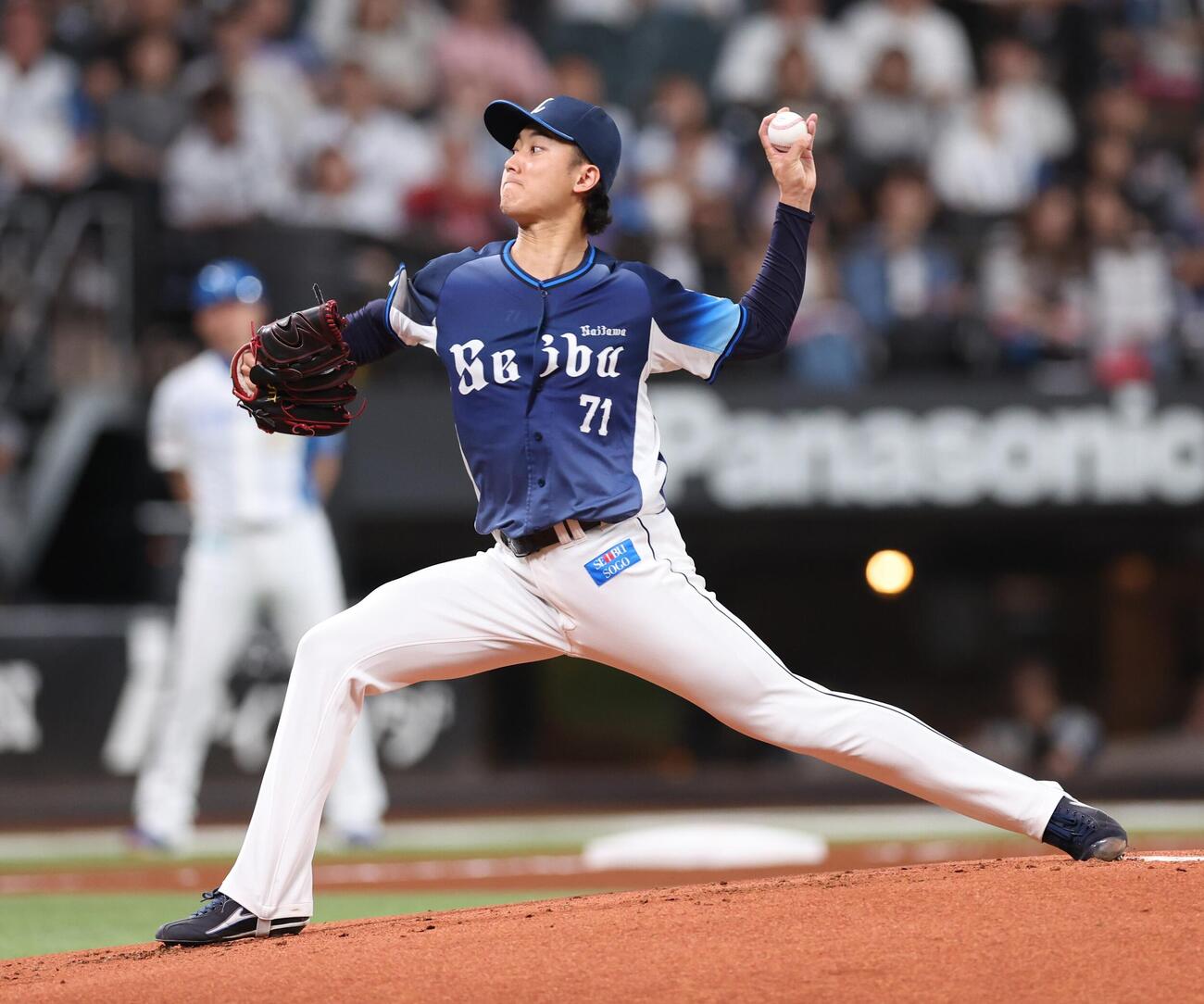 日本ハム対西武　西武先発の菅井信也（撮影・黒川智章）