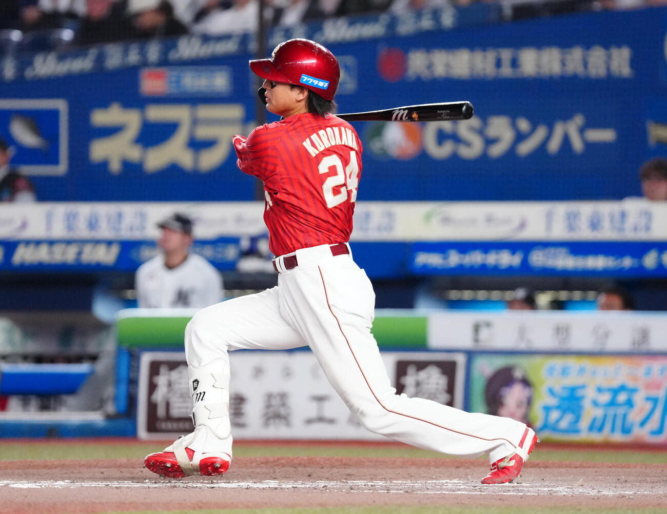 ロッテ対楽天　8回表楽天2死、ソロ本塁打を放つ黒川史陽（撮影・鈴木みどり）