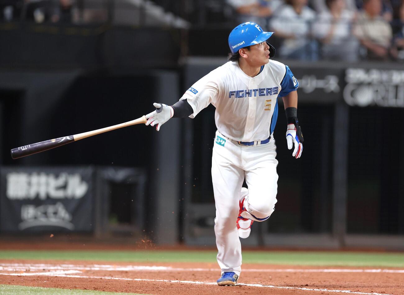 日本ハム対西武　6回裏日本ハム1死、本塁打を放つ野村佑希（撮影・黒川智章）