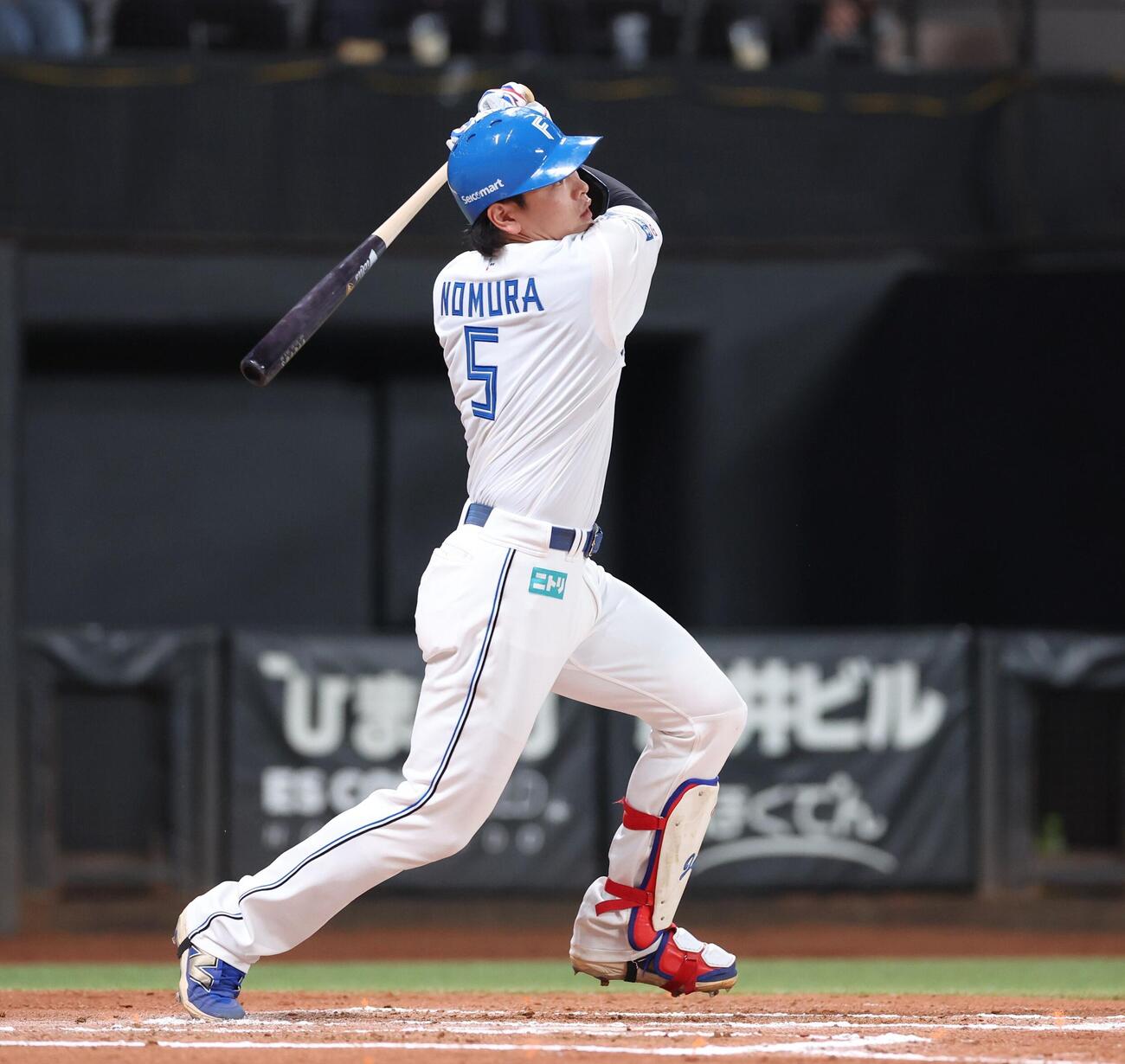 日本ハム対西武　6回裏日本ハム1死、本塁打を放つ野村佑希（撮影・黒川智章）