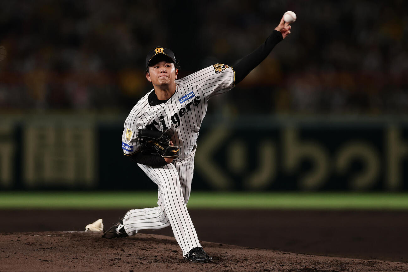 阪神対広島　力投する阪神先発の高橋遥人（撮影・前田充）
