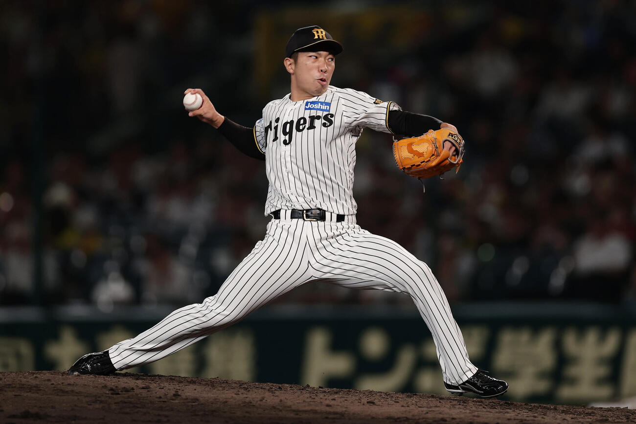 阪神対広島　阪神3番手の石井大智（撮影・前田充）