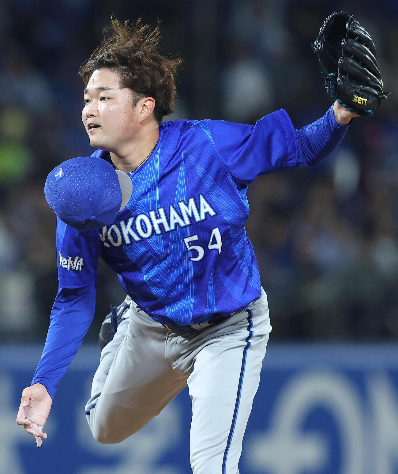 ヤクルト対DeNA 6回裏、力投する石田裕太郎（撮影・河田真司）