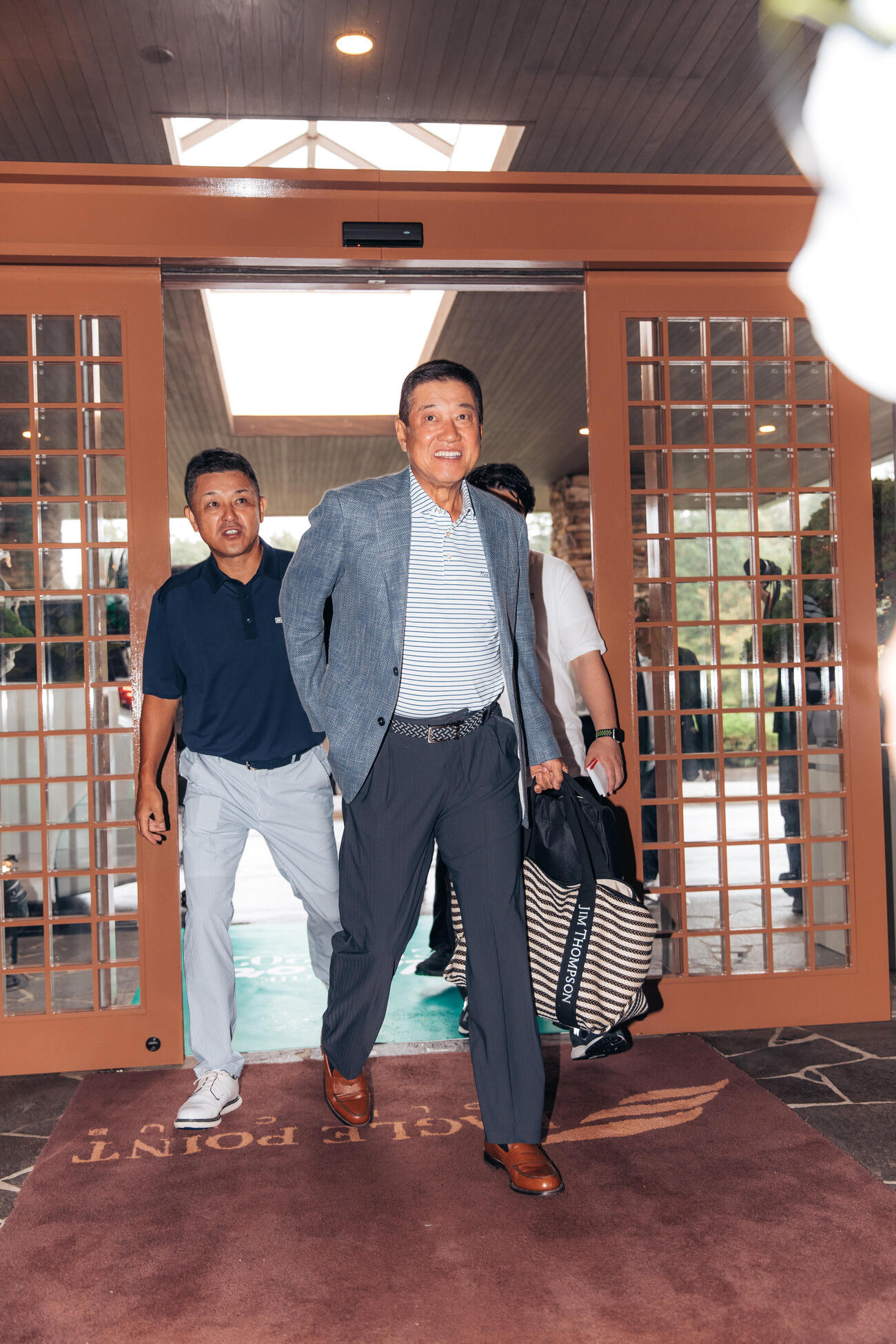 BELLMOREのゴルフコンペに参加した、右から原辰徳さん、谷繁元信さん（BELLMORE提供）