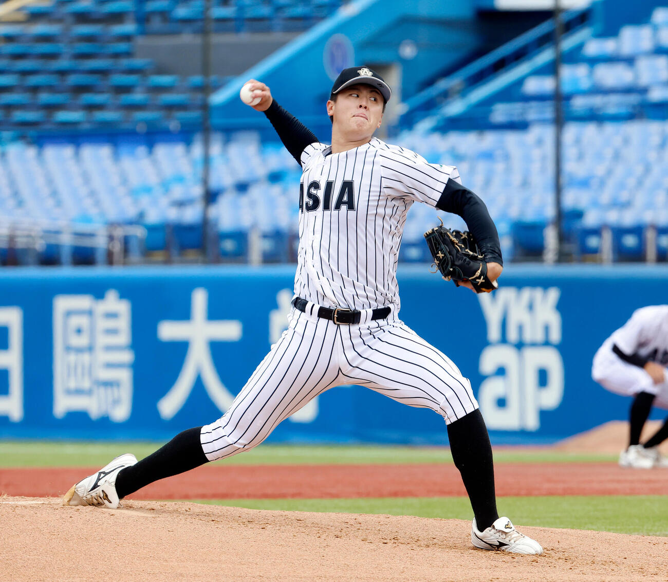 亜大対立正大　亜大の先発投手川尻啓人（撮影・山本朝陽）
