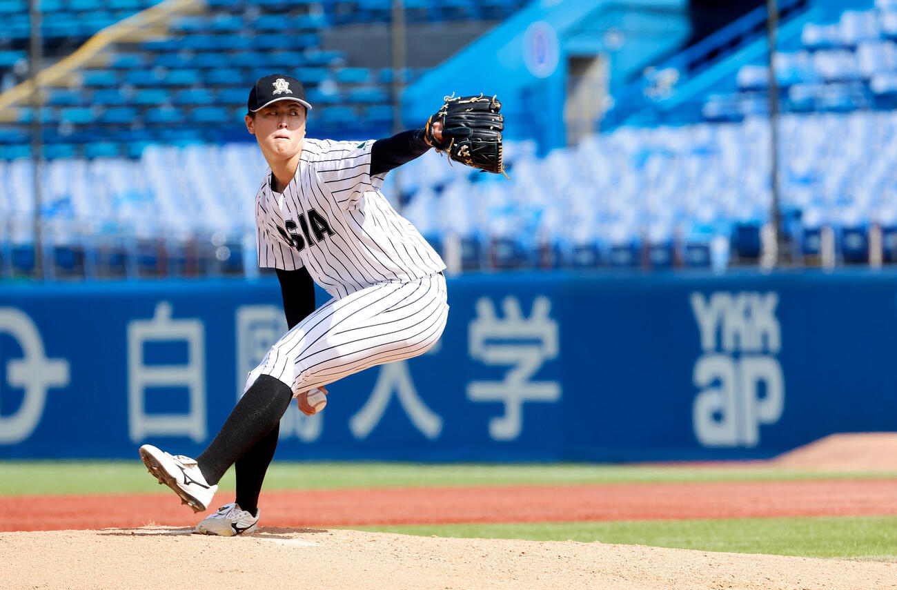 亜大対立正大　力投する亜大・川尻啓人（撮影・山本朝陽）