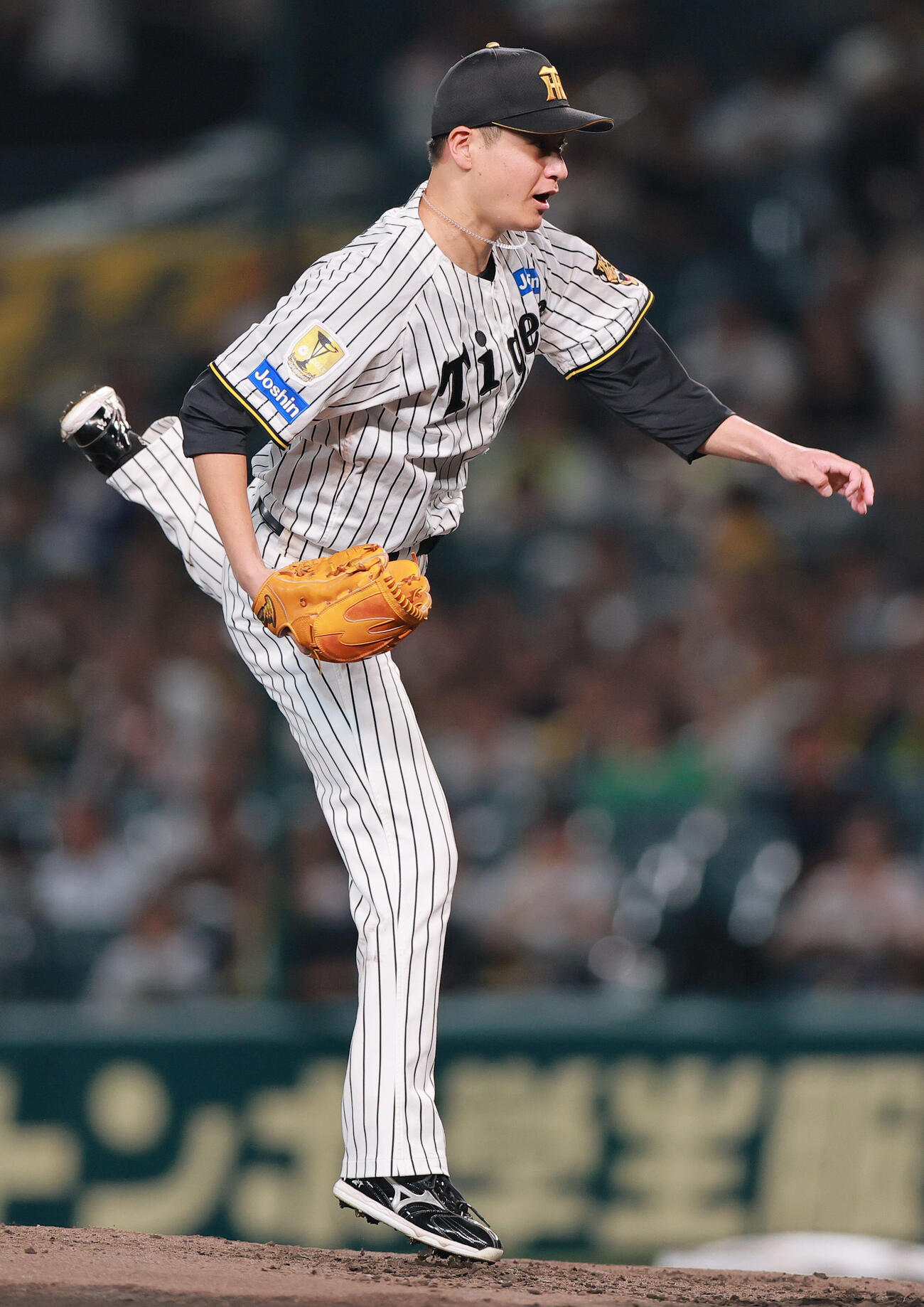 阪神対広島　4回表、力投する阪神大竹耕太郎（撮影・上山淳一）