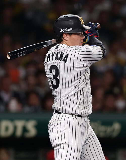 阪神対広島　4回裏阪神無死一、三塁、中前適時打を放つ大山悠輔（撮影・前田充）