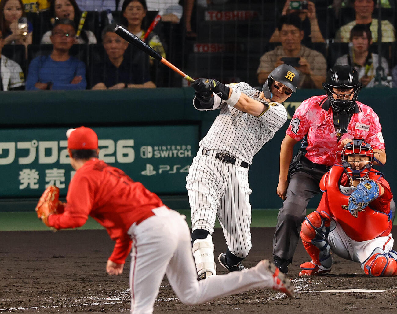 阪神対広島　4回裏阪神無死一、二塁、佐藤輝明は先制適時打を放つ（撮影・上田博志）