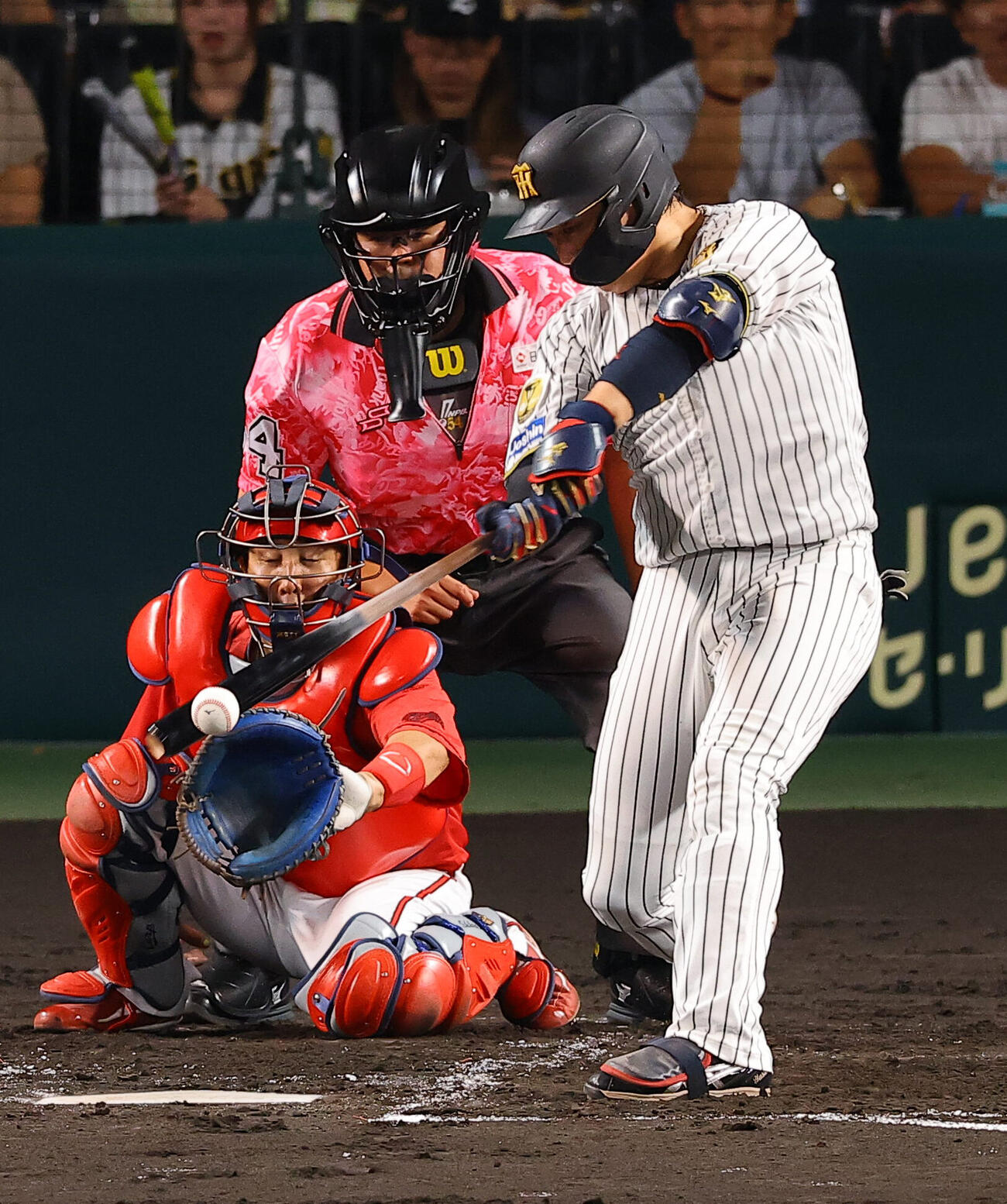阪神対広島　4回裏阪神無死一、三塁、大山悠輔は適時打を放つ（撮影・上田博志）